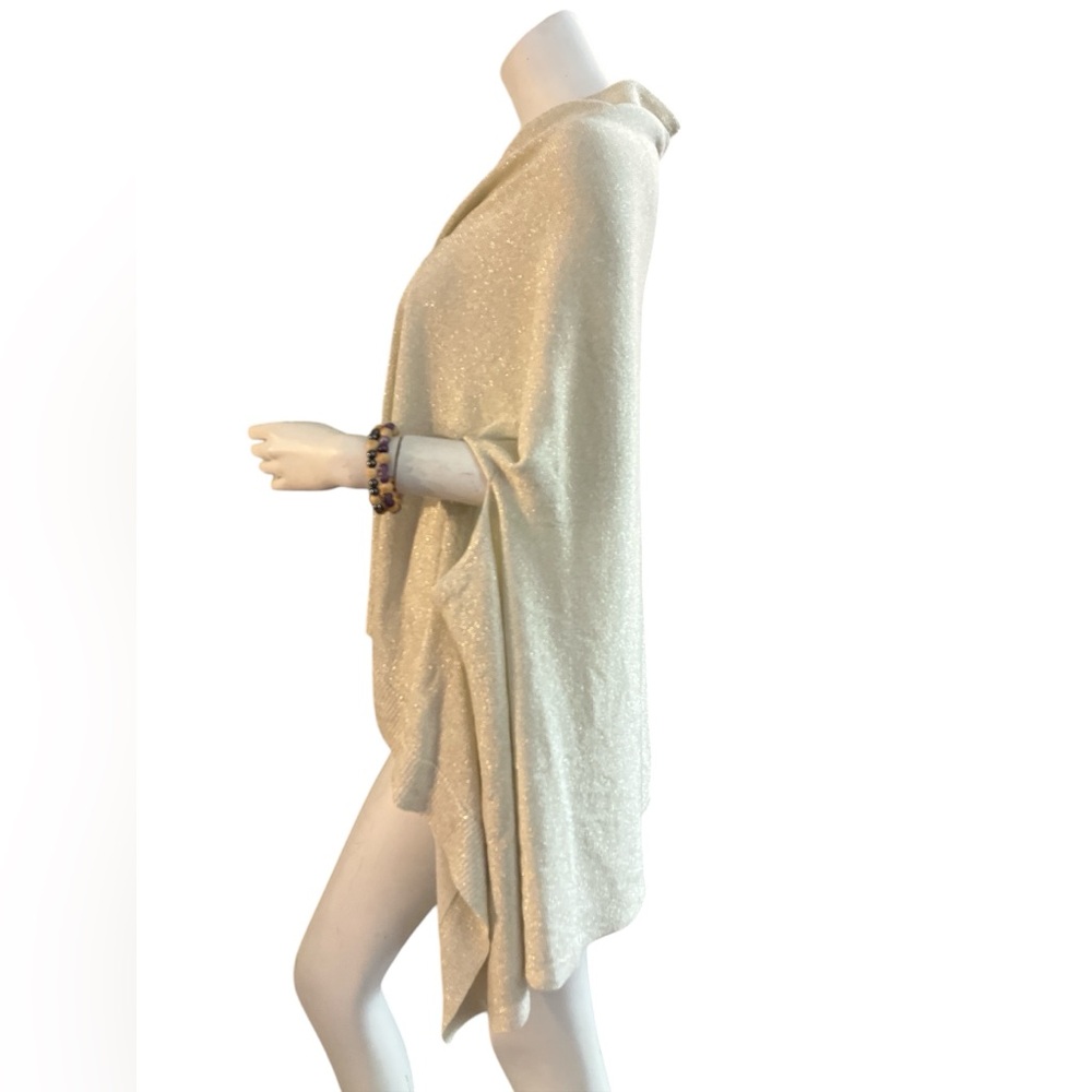 Gorgeous Cream Wrap With Shimmer